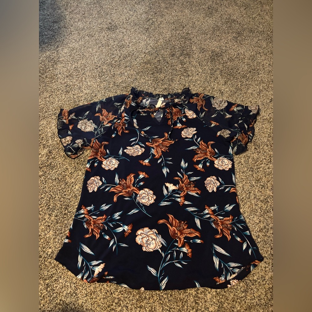 Chic Navy Floral shirt